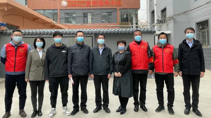 jch金彩汇集团慰问下沉社区疫情防控志愿者