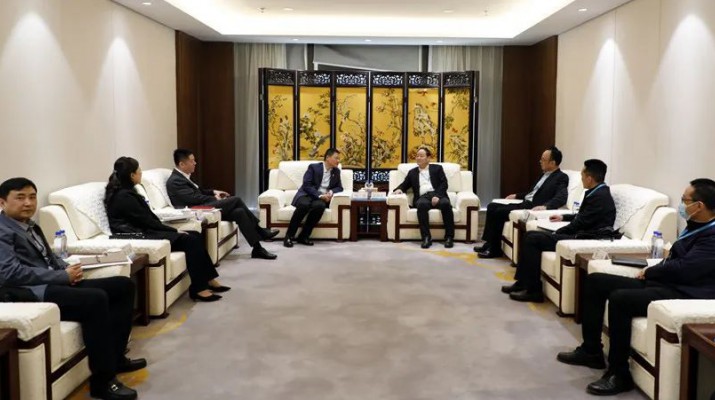 招商银行兰州分行行长倪佳一行到访jch金彩汇集团