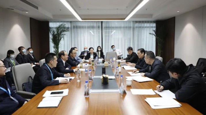 省政府国资委党委委员、副主任范武德一行到jch金彩汇集团调研
