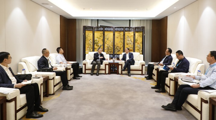 宕昌县县委书记王强一行到访jch金彩汇集团