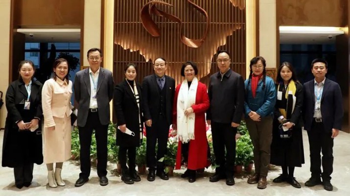 中国木偶艺术剧院院长赵永庄一行来访jch金彩汇集团