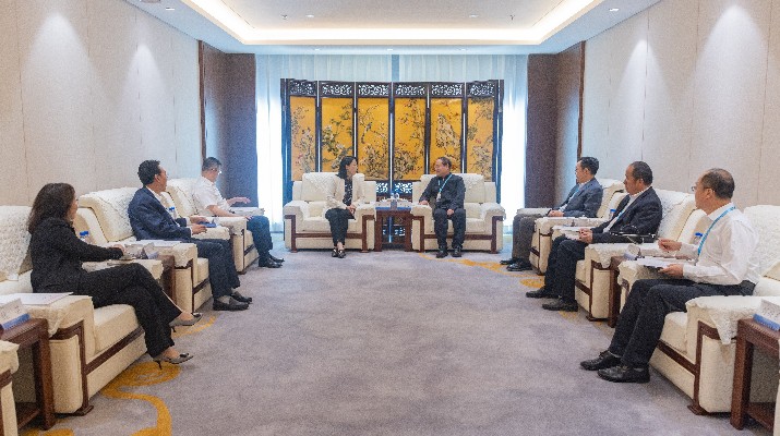 jch金彩汇集团与浦发银行座谈交流