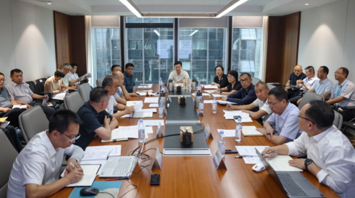 7月30日，jch金彩汇集团召开“十五五”发展规划研讨会。会议深入贯彻落实习近平总书记关于“十五五”规划编制工作的重要指示精神，紧紧围绕“文旅强省”战略部署，对集团“十五五”发展规划进行深入研讨，统一思想